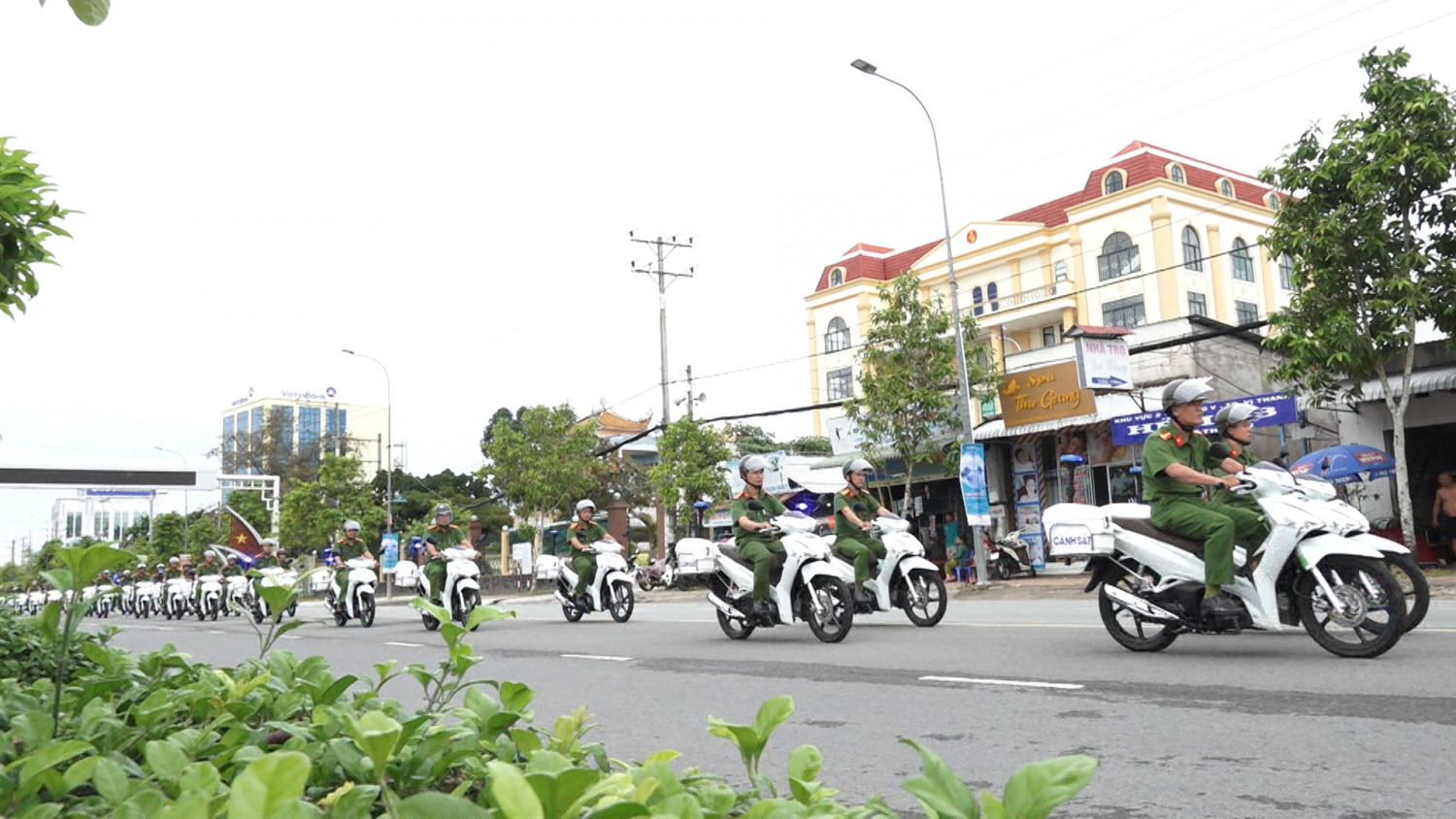 Trang cấp xe mô tô cho lực lượng Công an xã, thị trấn trên địa bàn tỉnh