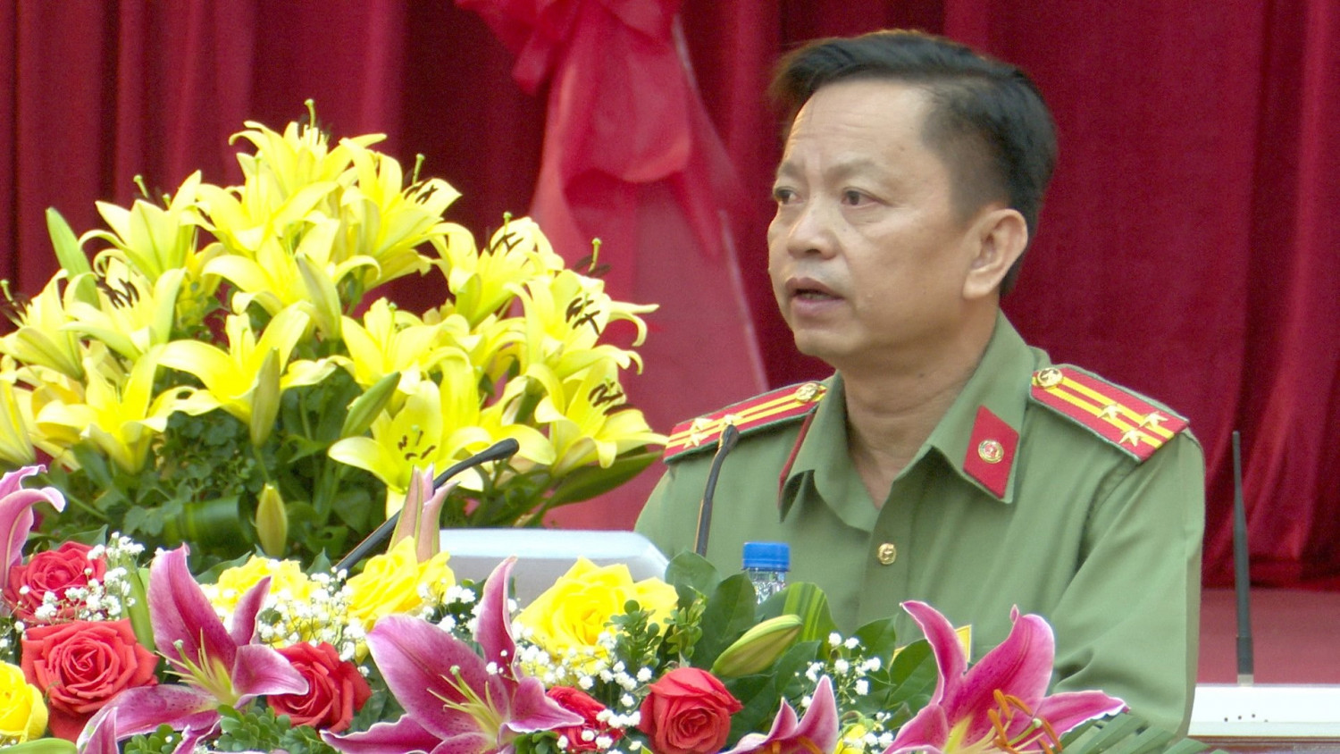 Đồng chí Thượng tá Huỳnh Việt Hòa, Ủy viên Ban Thường vụ Tỉnh ủy, Giám đốc Công an tỉnh phát biểu khai mạc Hội nghị