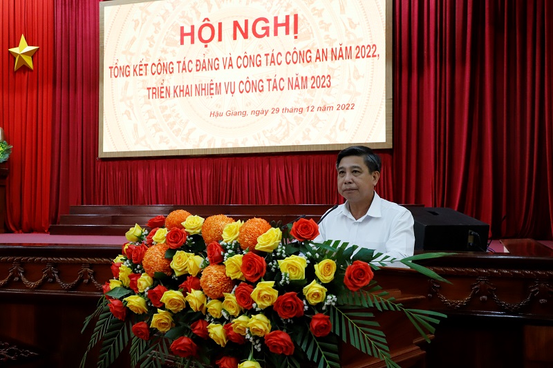 Đồng chí Đồng Văn Thanh, Phó Bí thư Tỉnh ủy, Chủ tịch Ủy ban nhân dân tỉnh phát biểu chỉ đạo Hội nghị
