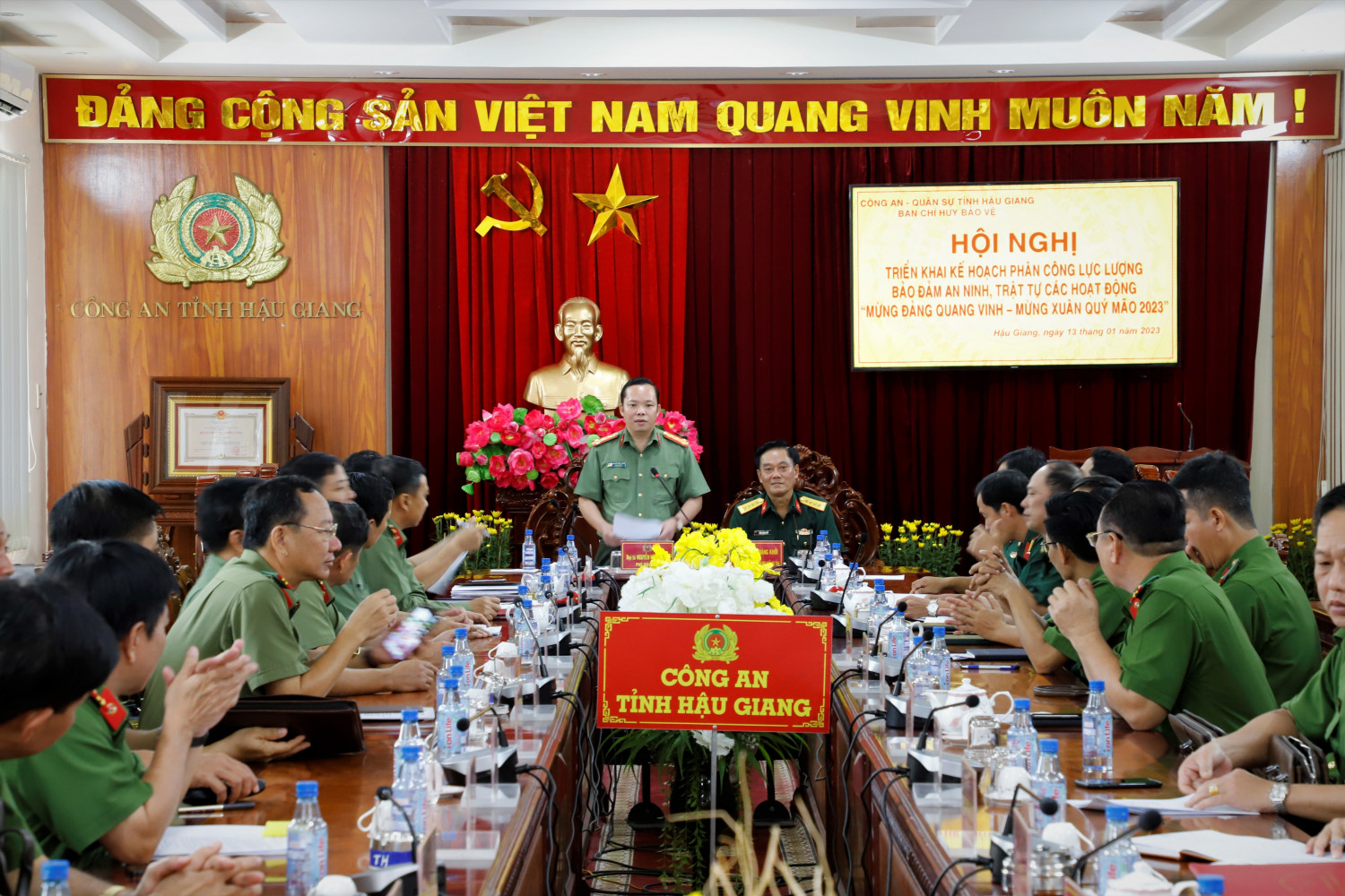 Đồng chí Đại tá Nguyễn Văn Thắng, Phó Giám đốc Công an tỉnh phát biểu chỉ đạo