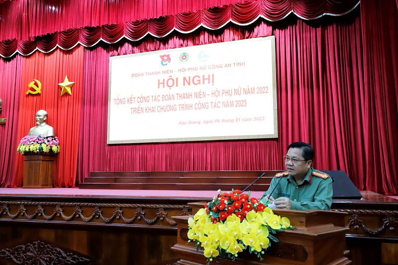Đồng chí Đại tá Nguyễn Thanh Tràng, Ủy viên Ban Chấp hành Đảng bộ Công an tỉnh, Phó Giám đốc Công an tỉnh phát biểu chỉ đạo tại Hội nghị