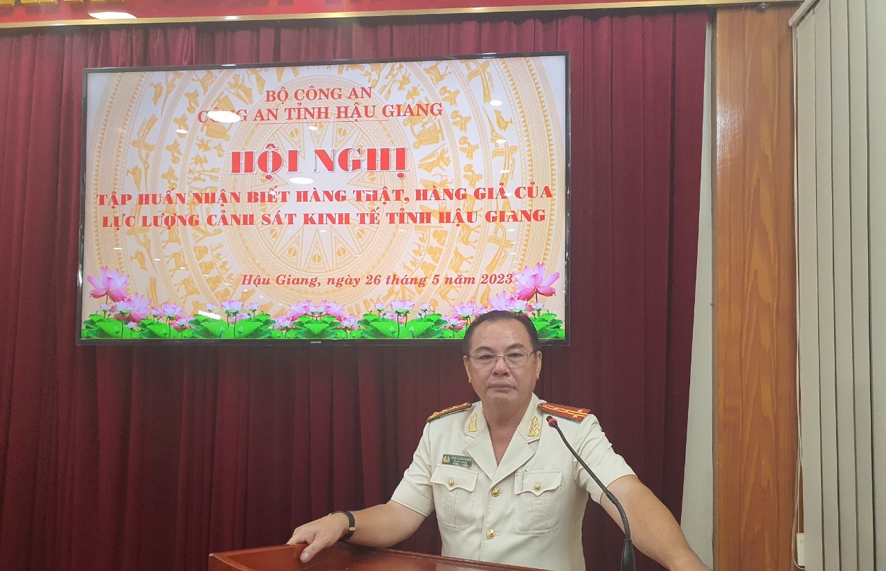 Đ/c Đại tá Đặng Thanh Giang - Trưởng phòng Cảnh sát kinh tế chỉ đạo Hội nghị
