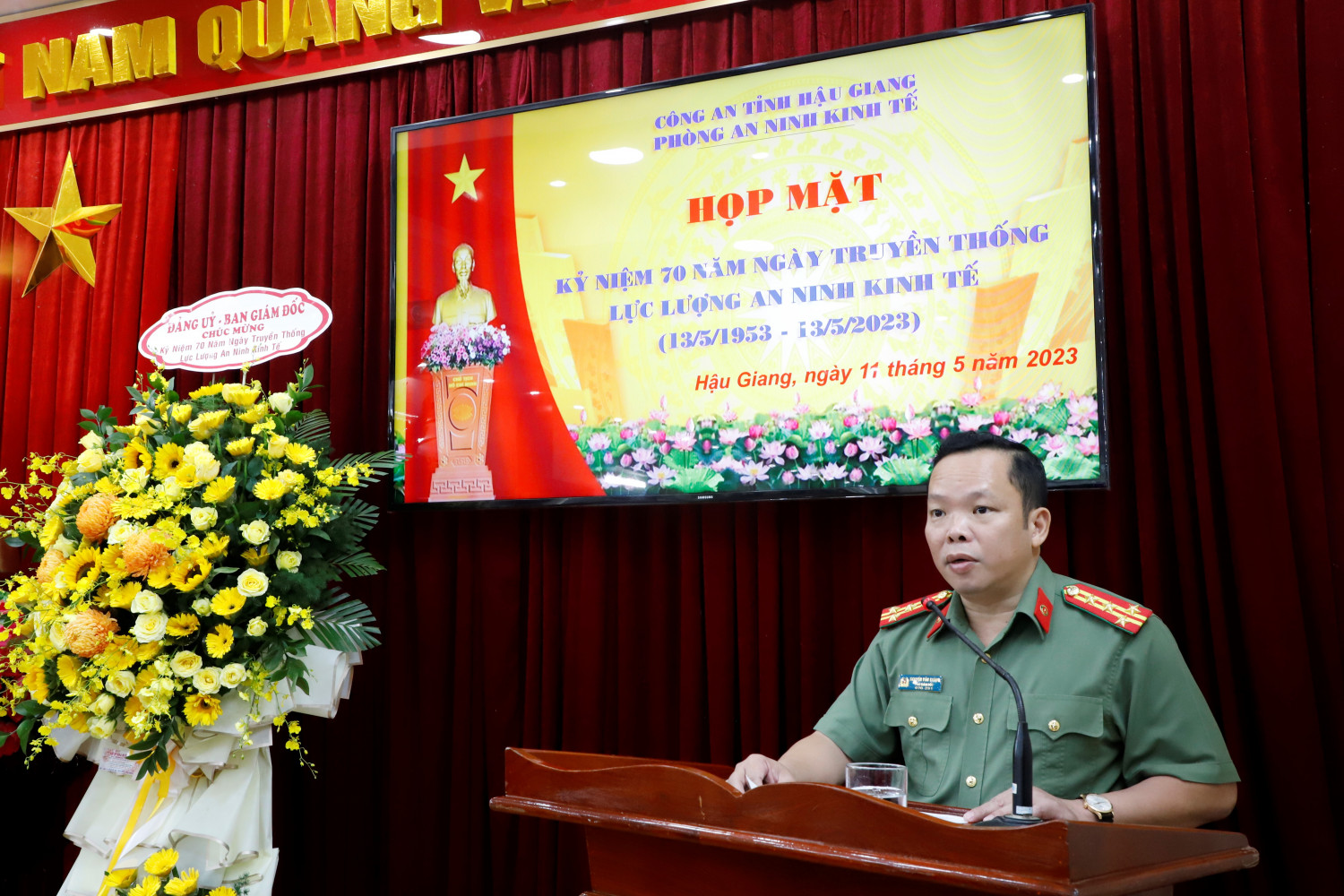 Đồng chí Đại tá Nguyễn Văn Thắng, Phó Giám đốc Công an tỉnh phát biểu chỉ đạo tại buổi họp mặt
