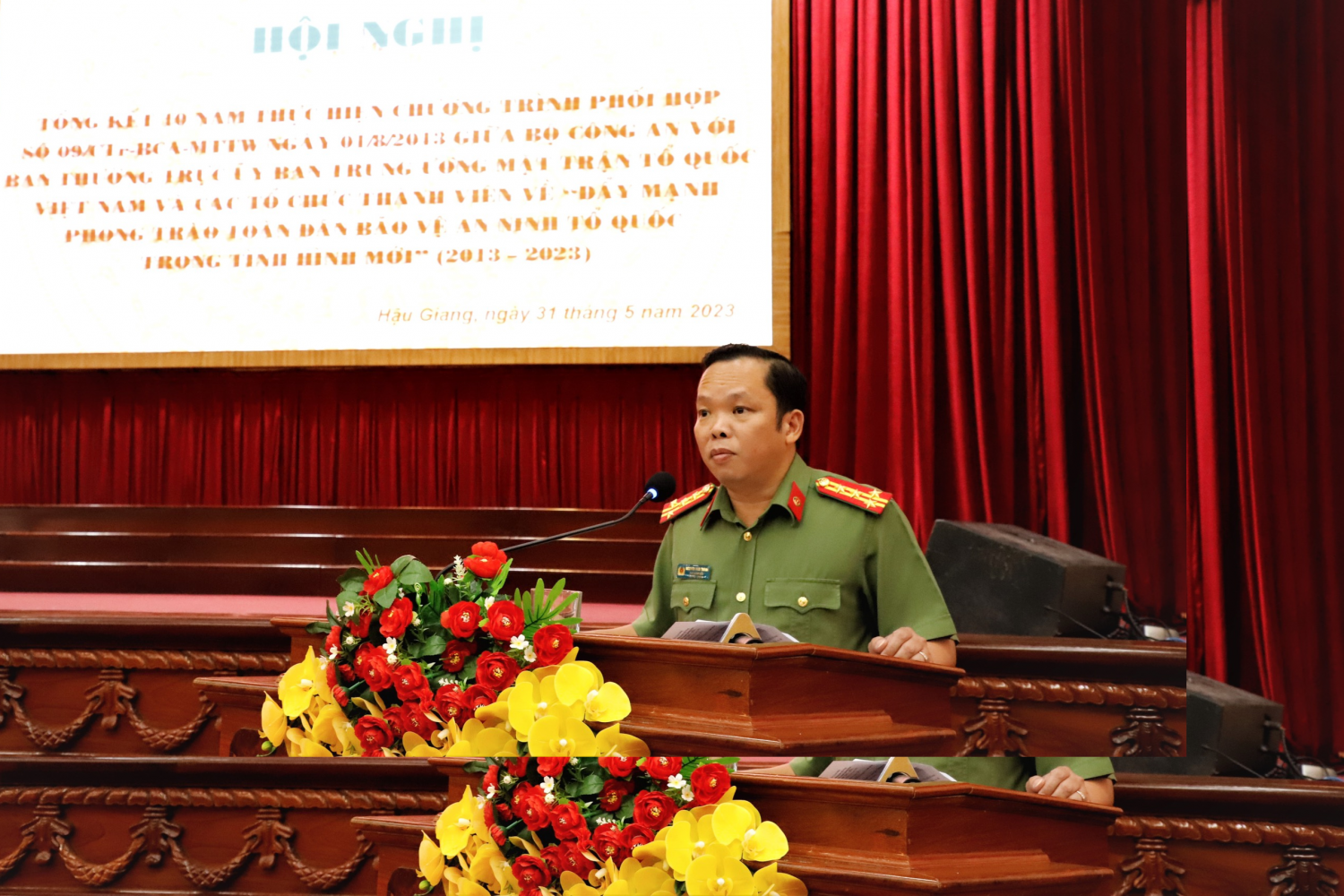 Đồng chí Đại tá Nguyễn Văn Thắng, Phó Giám đốc Công an tỉnh phát biểu tiếp thu ý kiến chỉ đạo