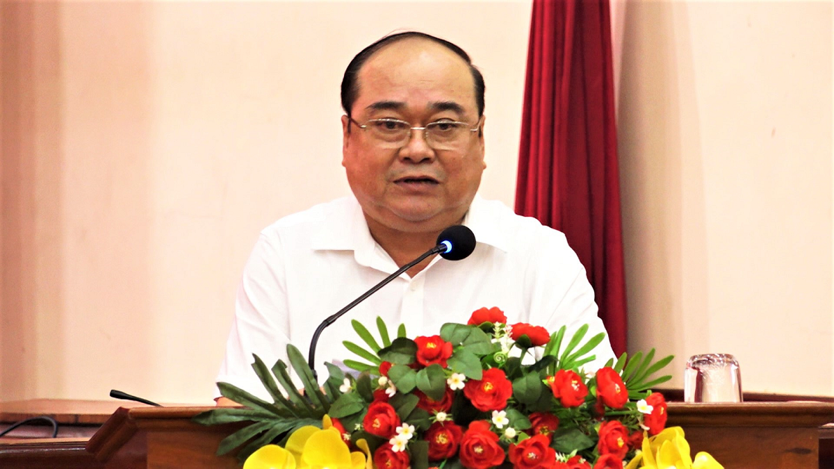 Đồng chí Trần Văn Chính, Chủ tịch Ủy ban Mặt trận Tổ quốc Việt Nam tỉnh phát biểu khai mạc Hội nghị